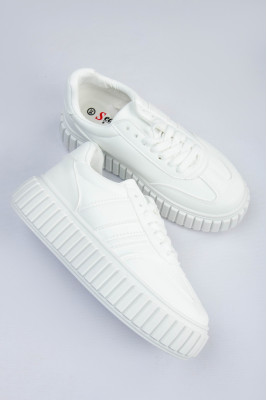 Кросівки жіночі